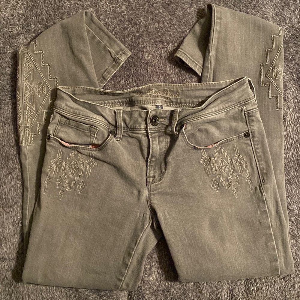 Bullhead Black Embroidered Jeans Size 5
